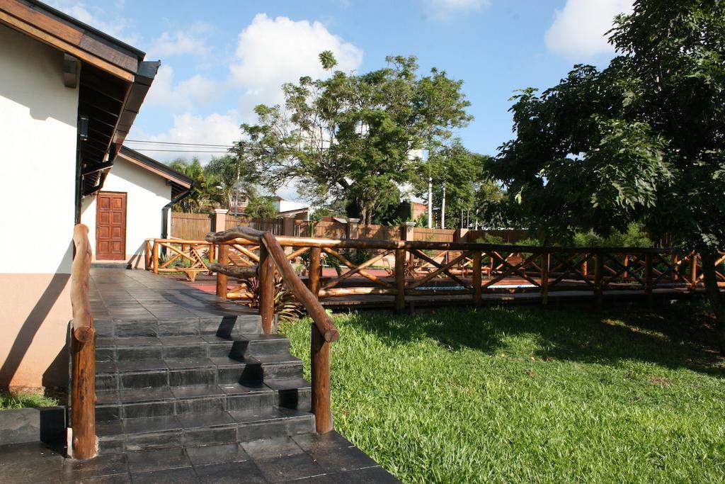 Posada Del Jacaranda ปูแอร์โตอีกวาซู ภายนอก รูปภาพ
